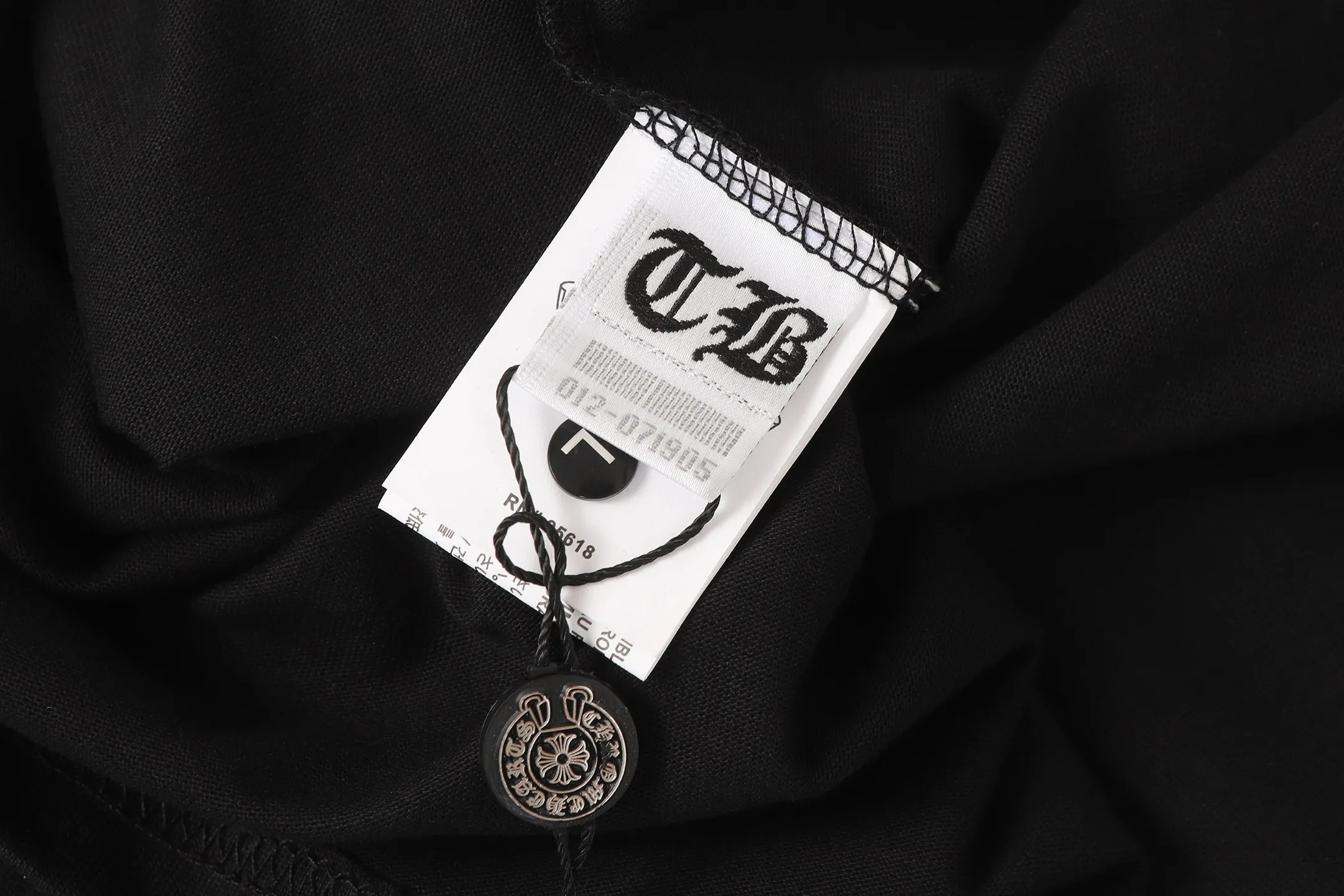 85 Chrome Hearts/ T Quality Colour：Black White Size: S M L XL